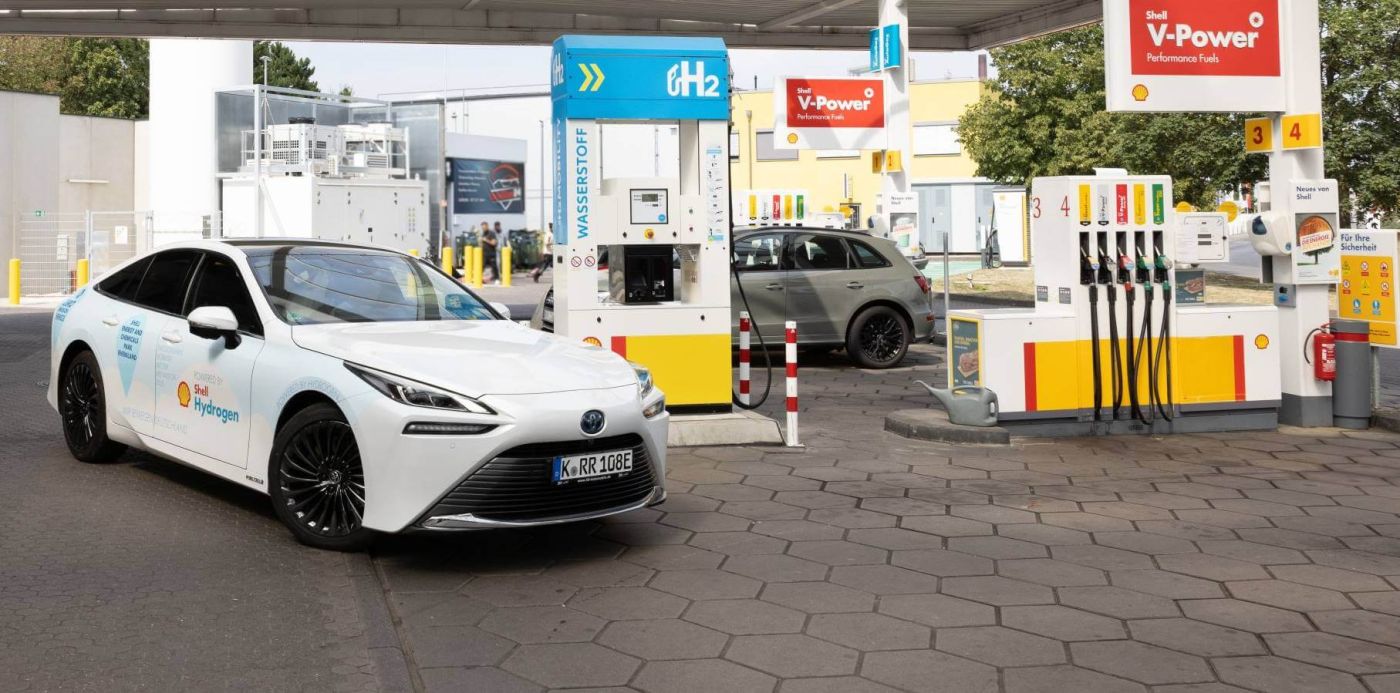 Shell Tankstelle während Hybridphase